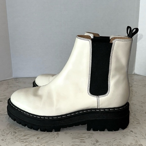 MARC FISHER LTD Pirro Chelsea Lugsole Pull On Leather Ankle Booties Ivory - Picture 5 of 16